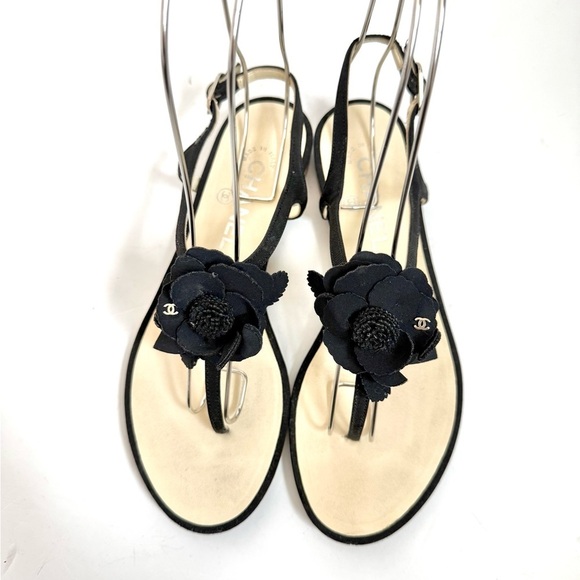 Chanel Black Satin leather interlocking CC Camellia Thong flat Sandals EU 37 - Picture 1 of 12